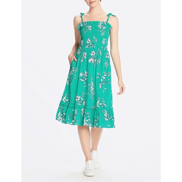 Draper James | Dresses | Draper James Green Floral Dot Smocked Dress ...